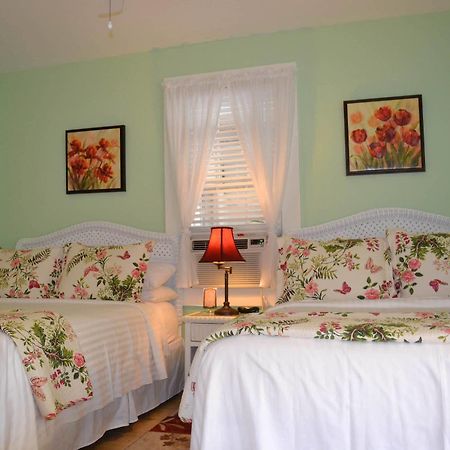 Speakeasy Inn (Adults Only) Key West Luaran gambar